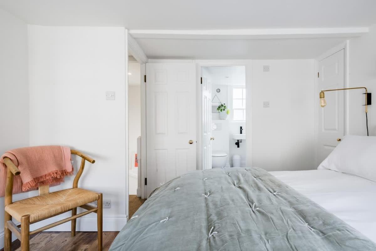 Central Georgian Townhouse With Free Parking Bath Esterno foto