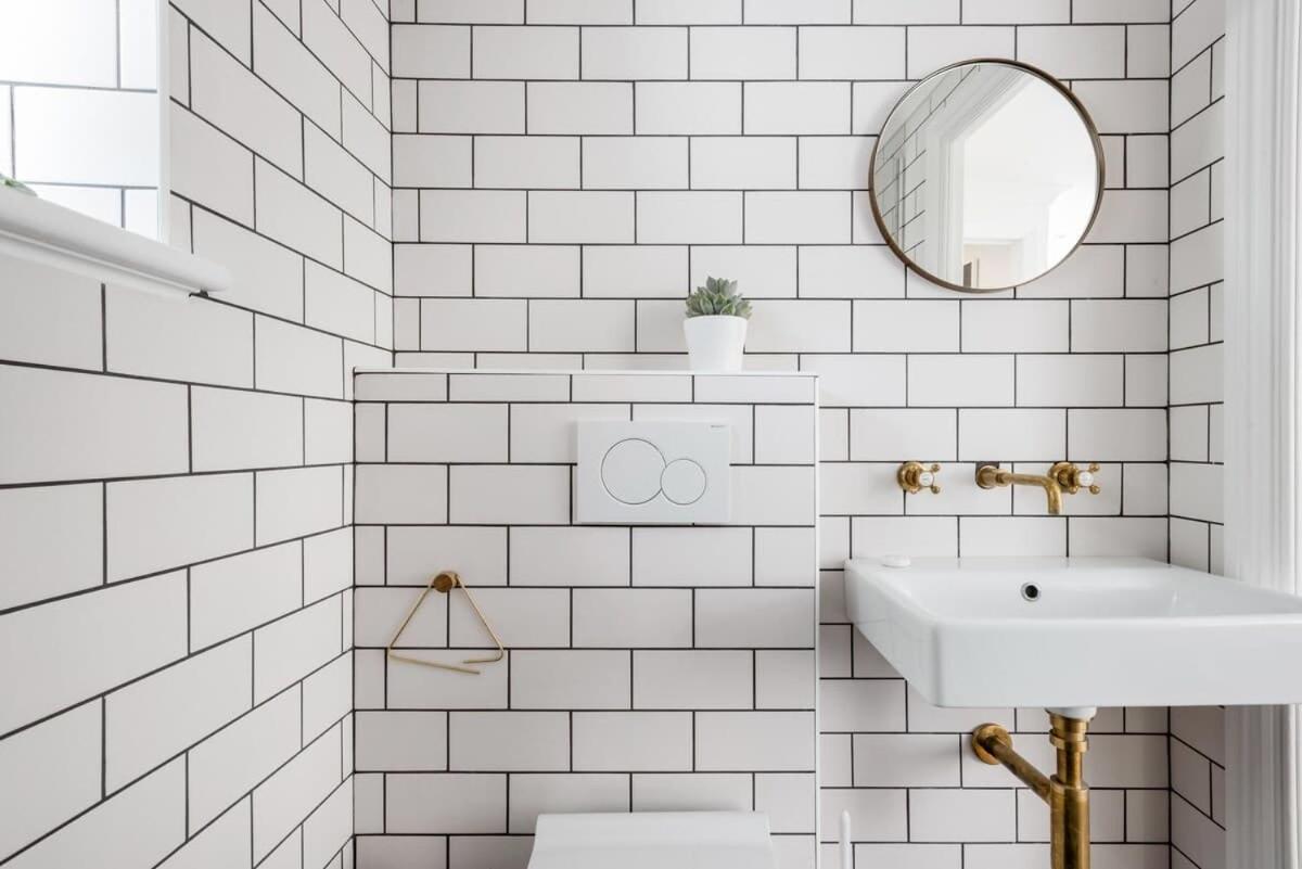 Central Georgian Townhouse With Free Parking Bath Esterno foto