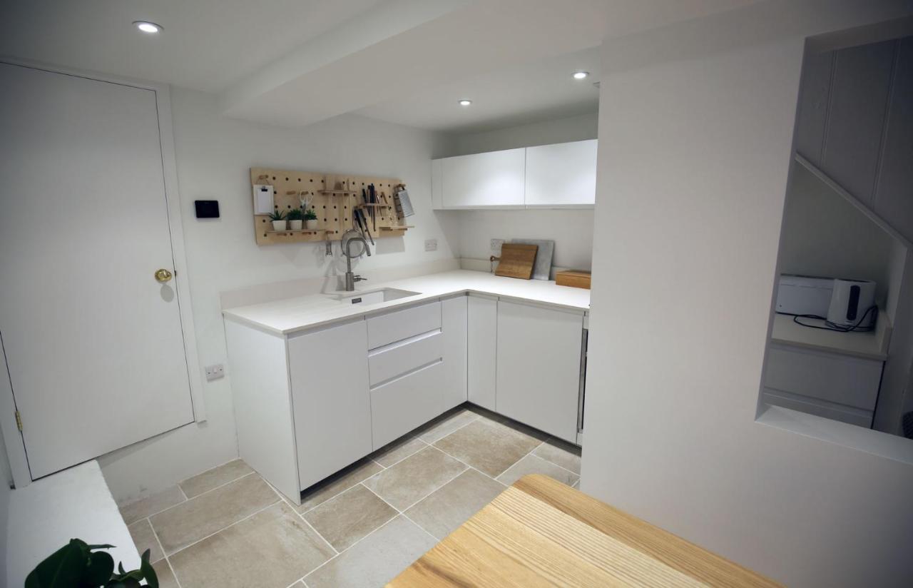 Central Georgian Townhouse With Free Parking Bath Esterno foto